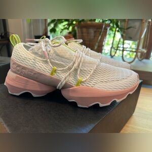 SOREL, Sz 8, Kinetic Impact Lace Sneaker